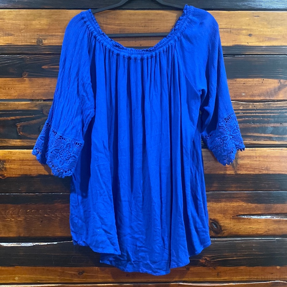 Lace sleeved shirt